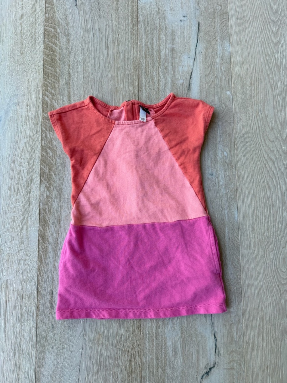 Tea Collection Pink, Coral & Bright Pink Colorblock Short Sleeve dress